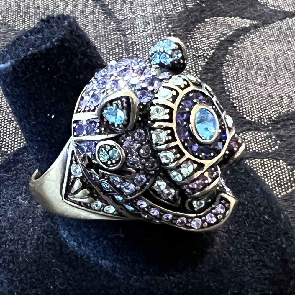 Heidi Daus Glittering Guardian Fu Dog Swarovski Crystals ring size 8 like new - Picture 6 of 11